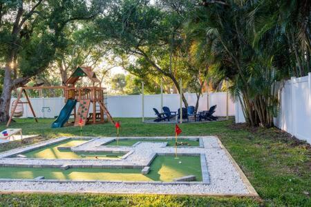 1 Mile To Honeymoon Island ~Heated Pool ~Putt Putt Villa Palm Harbor Exterior photo